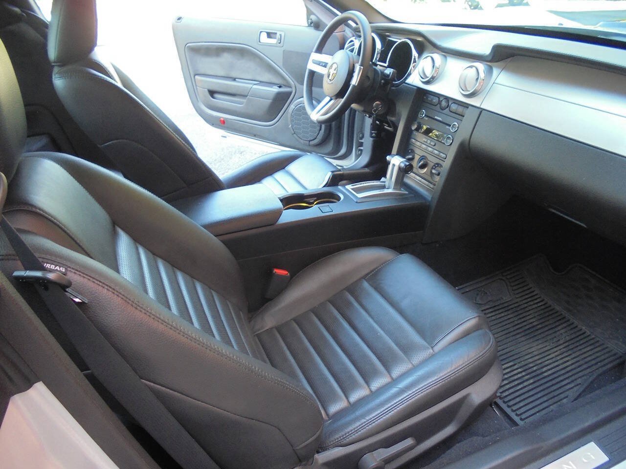 Used 2009 Ford Mustang GT RWD image 9
