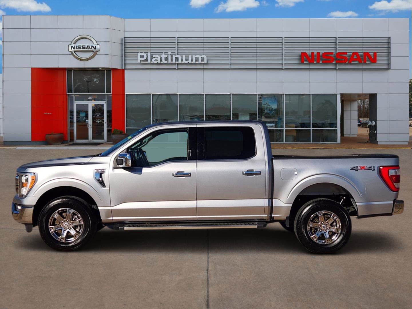 Used 2023 Ford F150 Lariat image 3