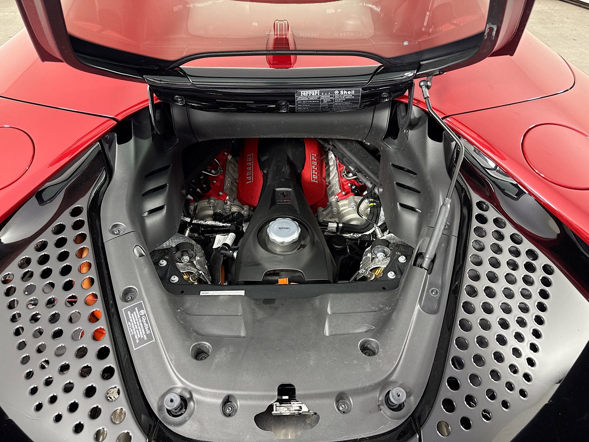 Certified 2022 Ferrari SF90 Spider AWD/4WD image 25