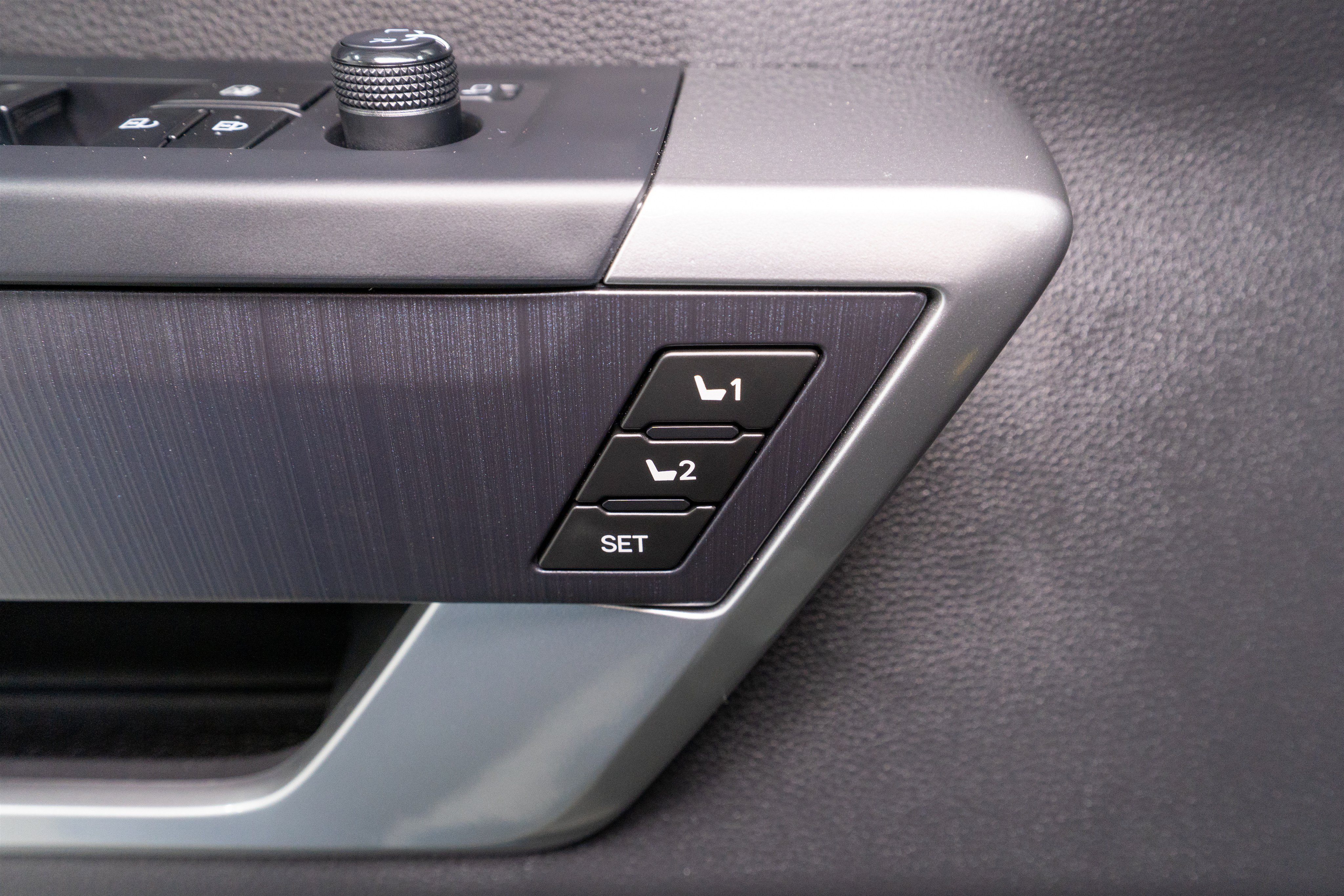 Used 2024 Toyota Sequoia Platinum AWD/4WD image 16