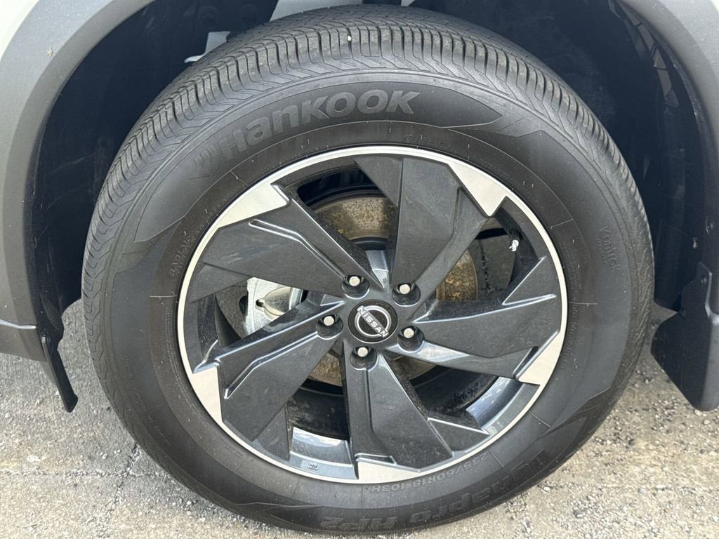 Used 2026 Nissan Rogue SV AWD/4WD image 10