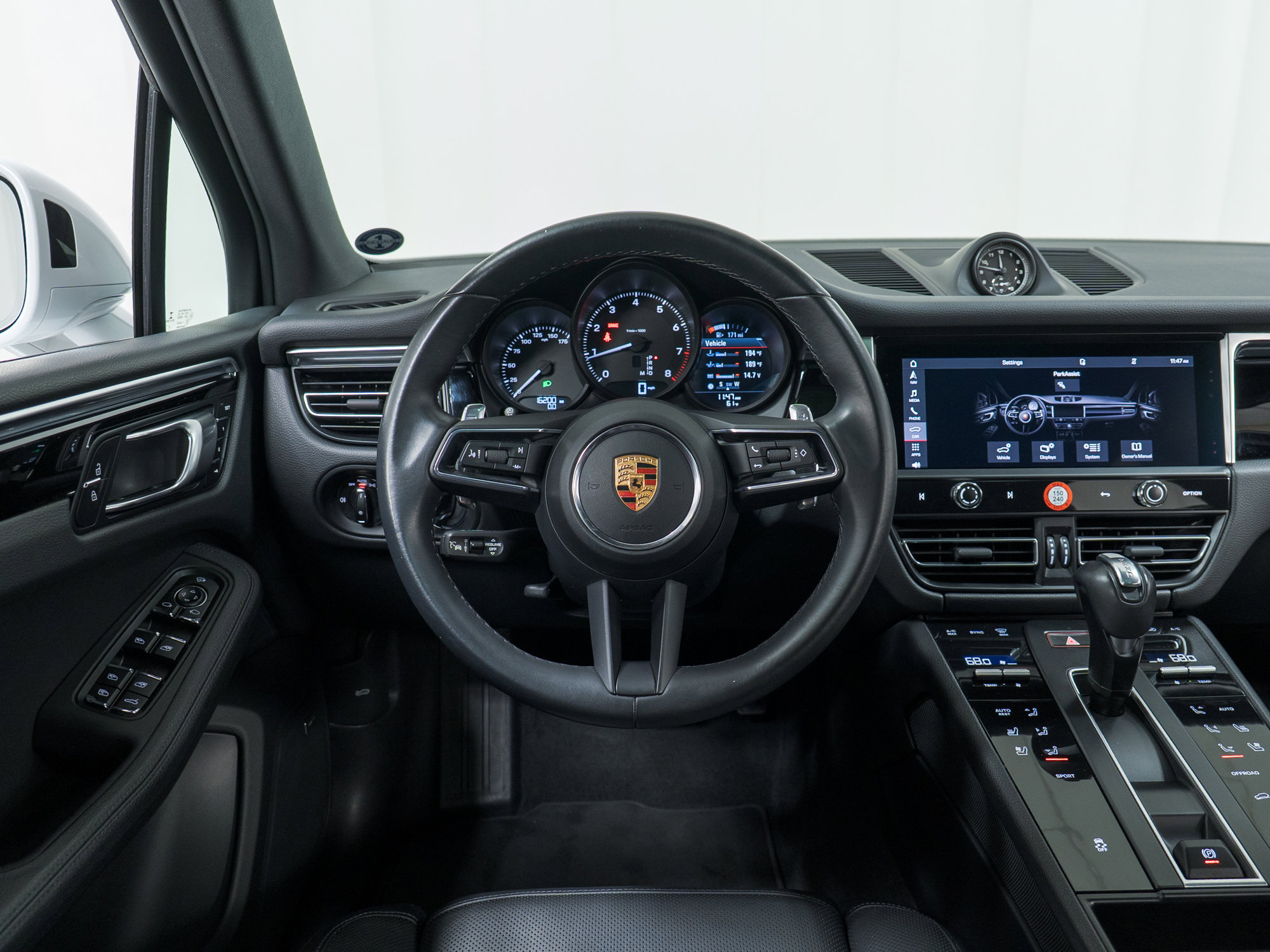 Certified 2023 Porsche Macan image 21