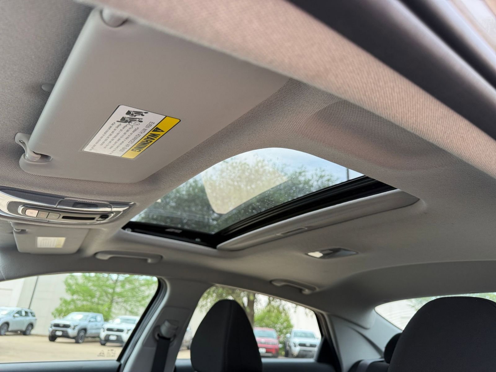 Used 2025 Hyundai Elantra SEL image 30