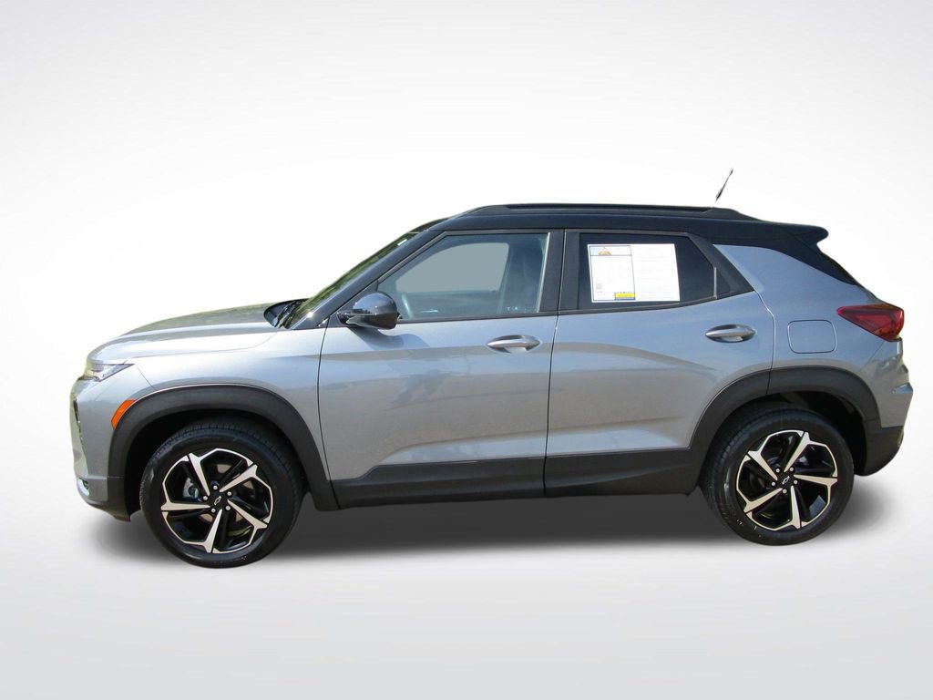 Used 2022 Chevrolet TrailBlazer RS w/ Sun and Liftgate Package image 2