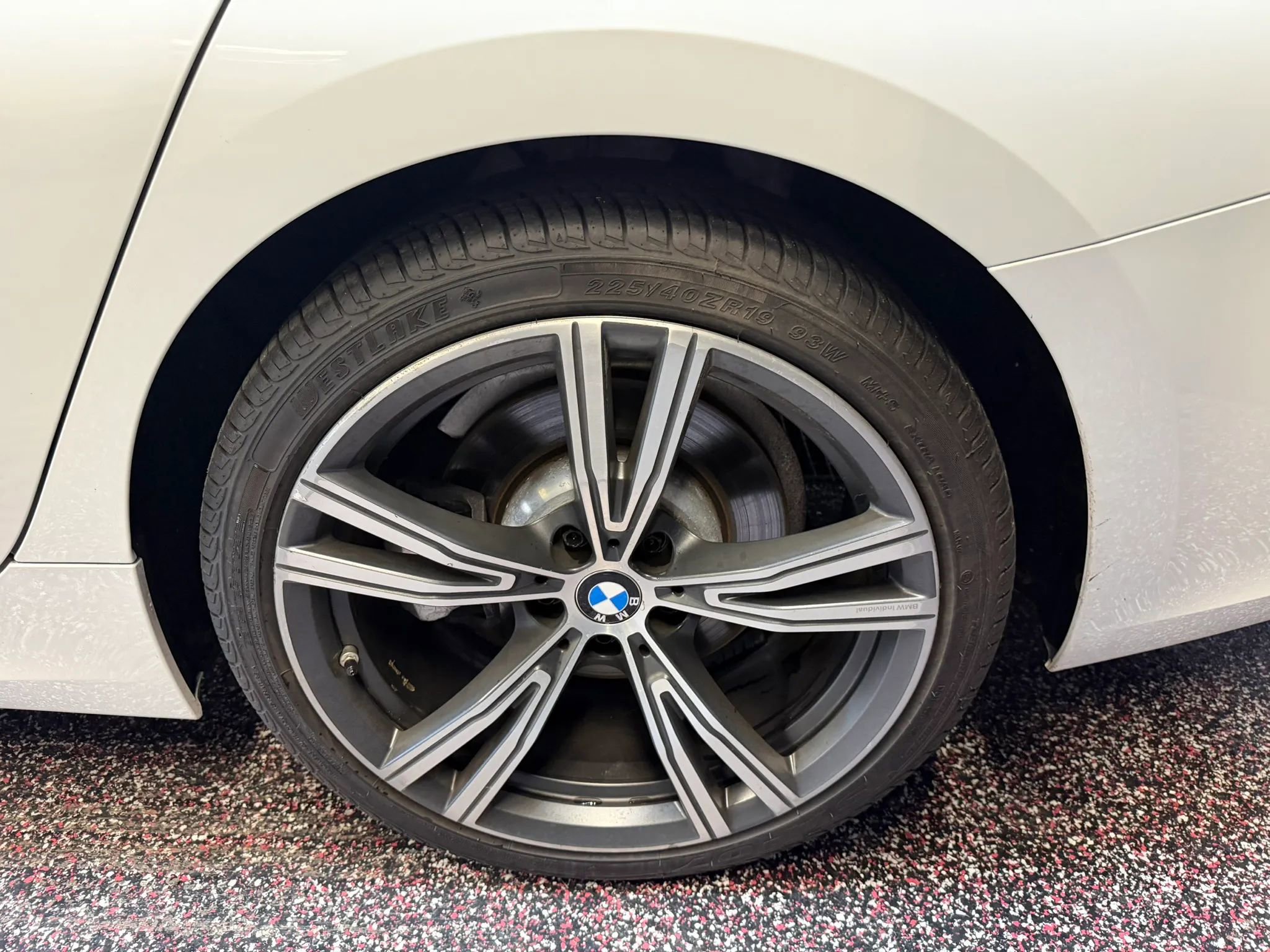 Used 2019 BMW 330i xDrive Sedan w/ Premium Package AWD/4WD image 5