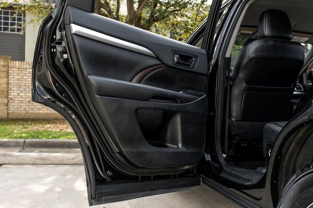 Used 2017 Toyota Highlander Plus image 55