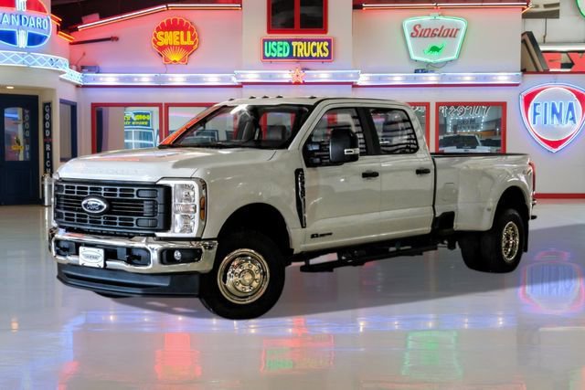 Used 2025 Ford F350 XL w/ FX4 Off-Road Package image 2