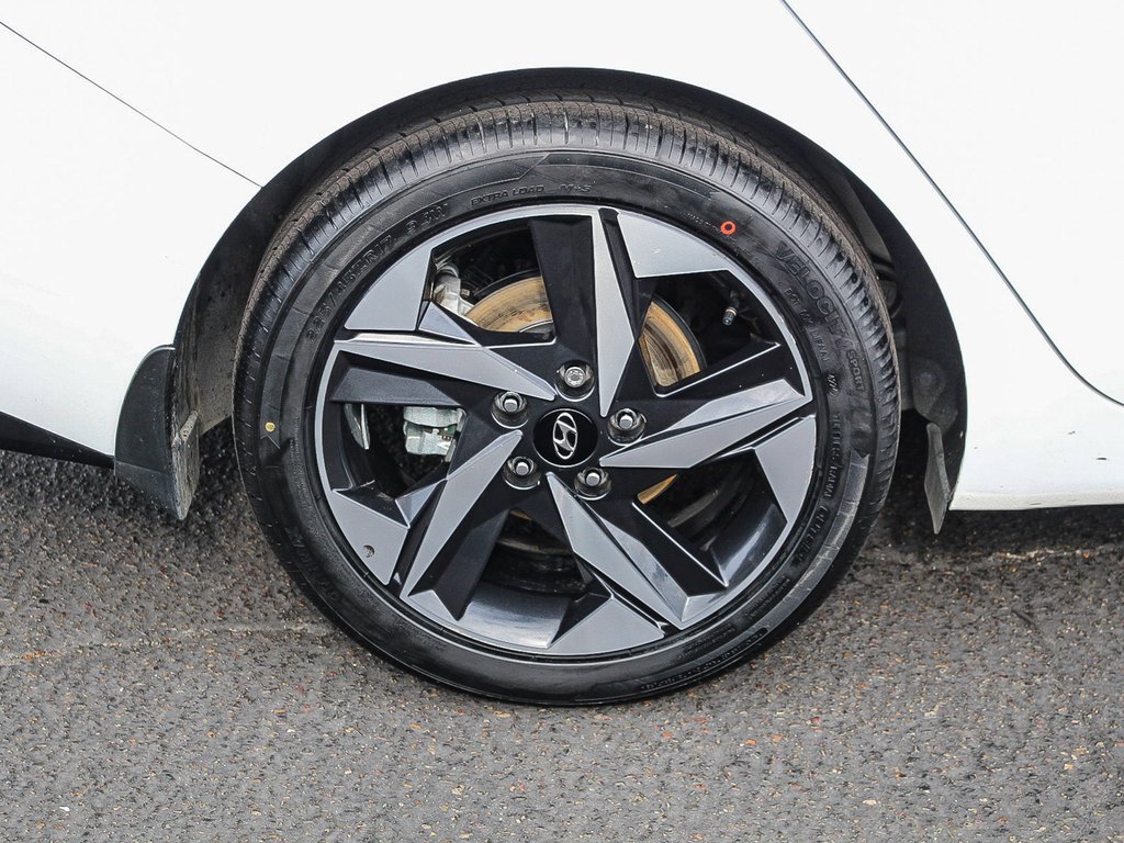 Used 2023 Hyundai Elantra Limited image 12