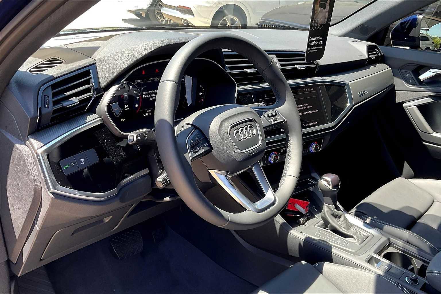 New 2025 Audi Q3 2.0T Premium image 8
