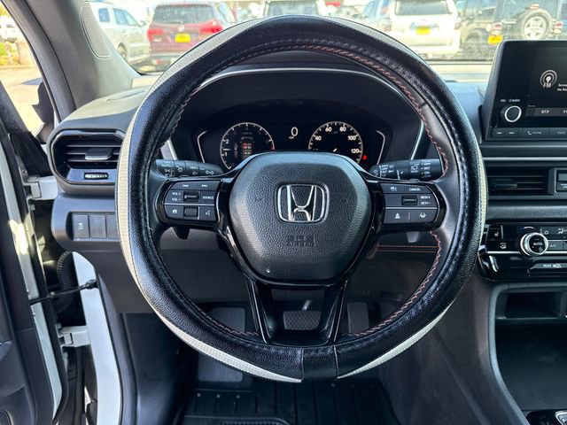 Used 2025 Honda Pilot Sport image 18