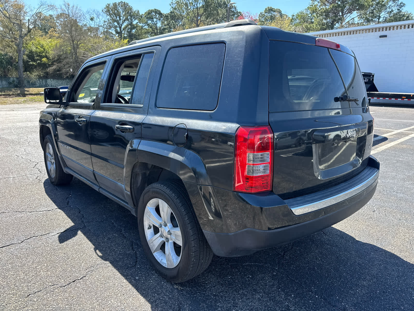 Used 2011 Jeep Patriot Latitude FWD image 11