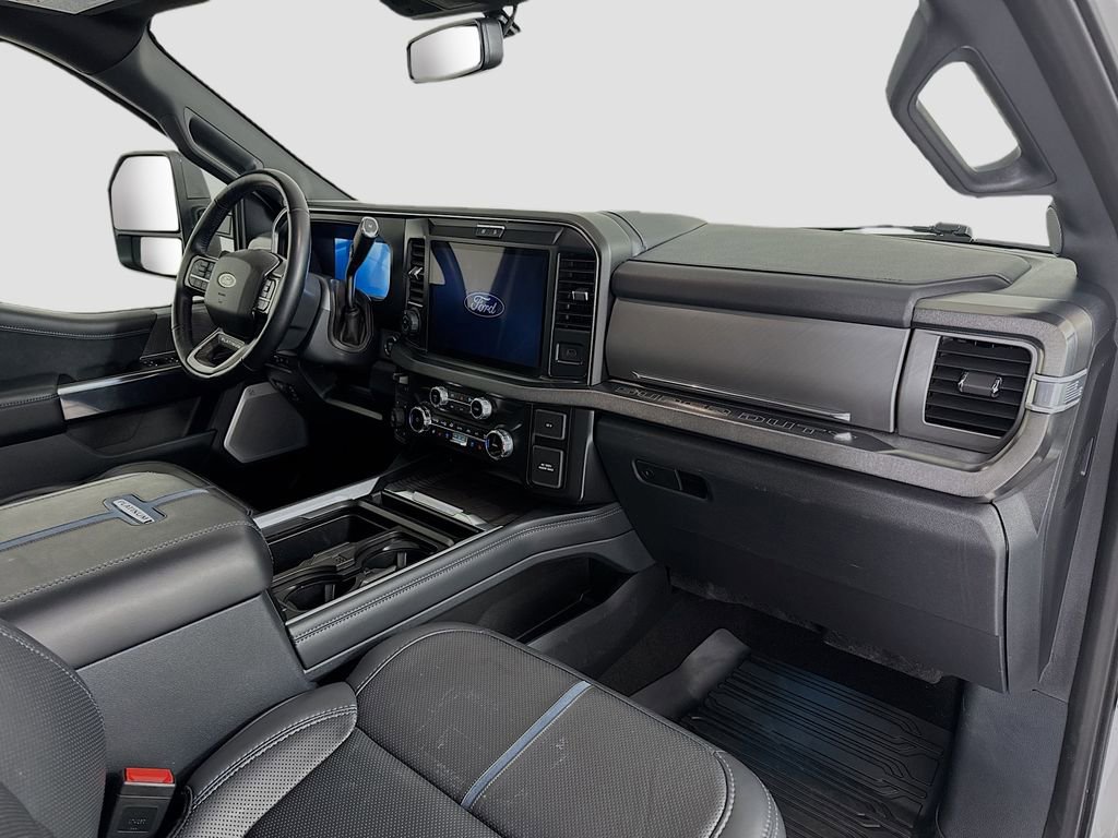 Used 2025 Ford F350 Platinum image 30