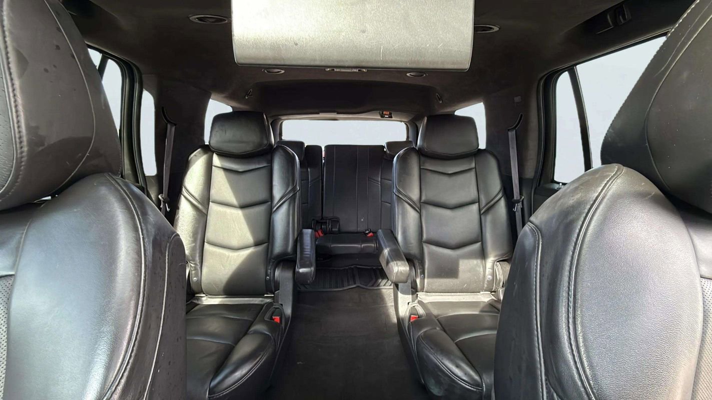 Used 2017 Cadillac Escalade Platinum AWD/4WD image 16