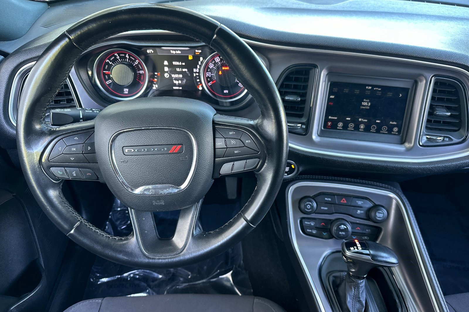 Used 2019 Dodge Challenger SXT image 27