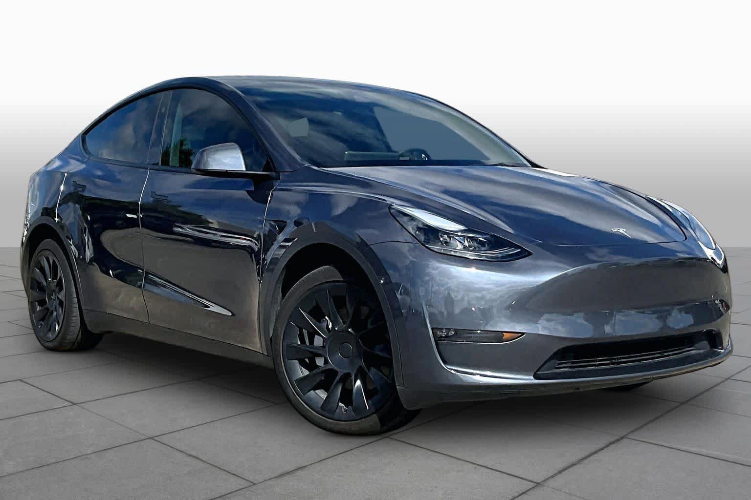 Used 2023 Tesla Model Y Long Range AWD/4WD image 2