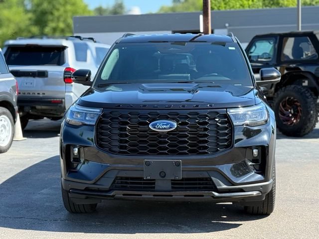 Used 2025 Ford Explorer ST-Line w/ ST-Line Street Pack AWD/4WD image 37
