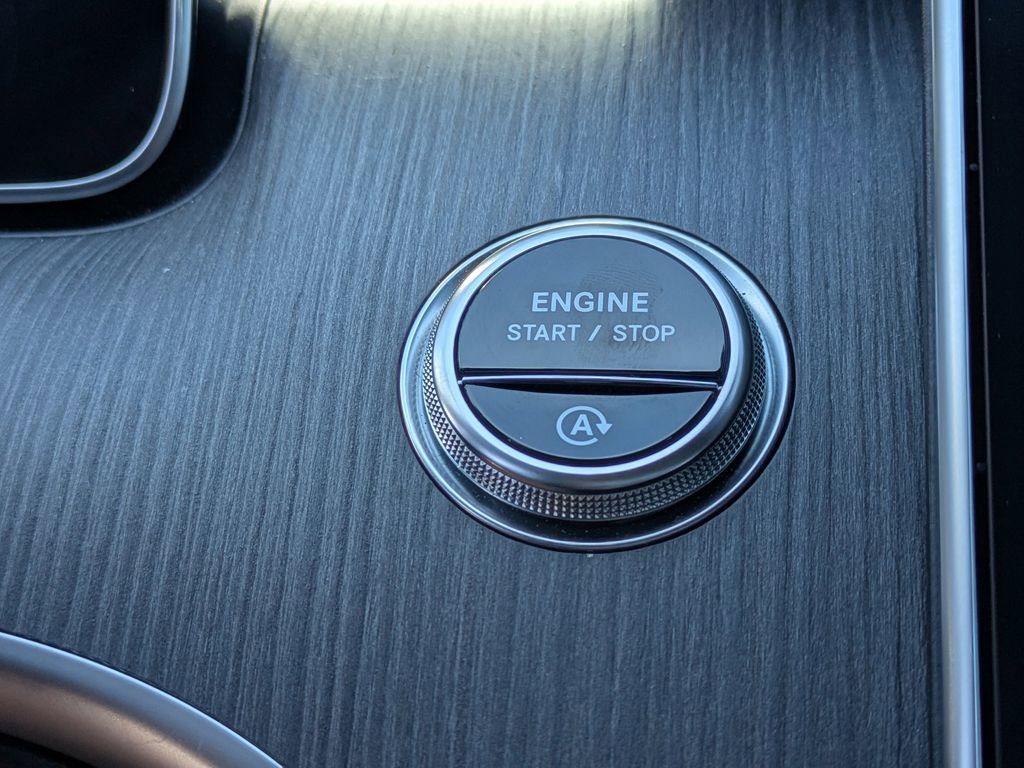Used 2024 Mercedes-Benz C 300 Sedan image 27