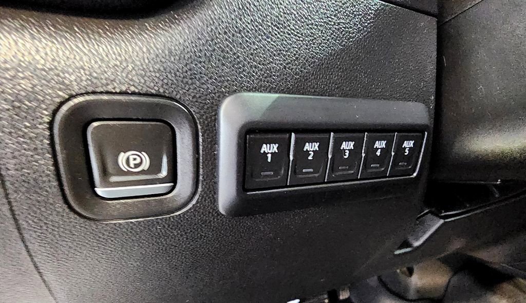 Used 2022 Chevrolet Silverado 3500 LT w/ Convenience Package image 21