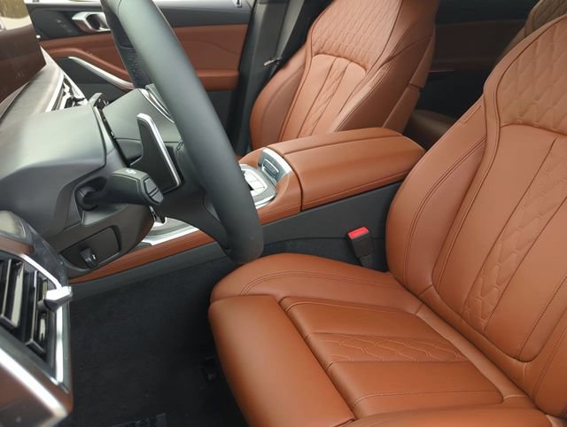 Used 2026 BMW X7 xDrive40i w/ M Sport Package AWD/4WD image 16
