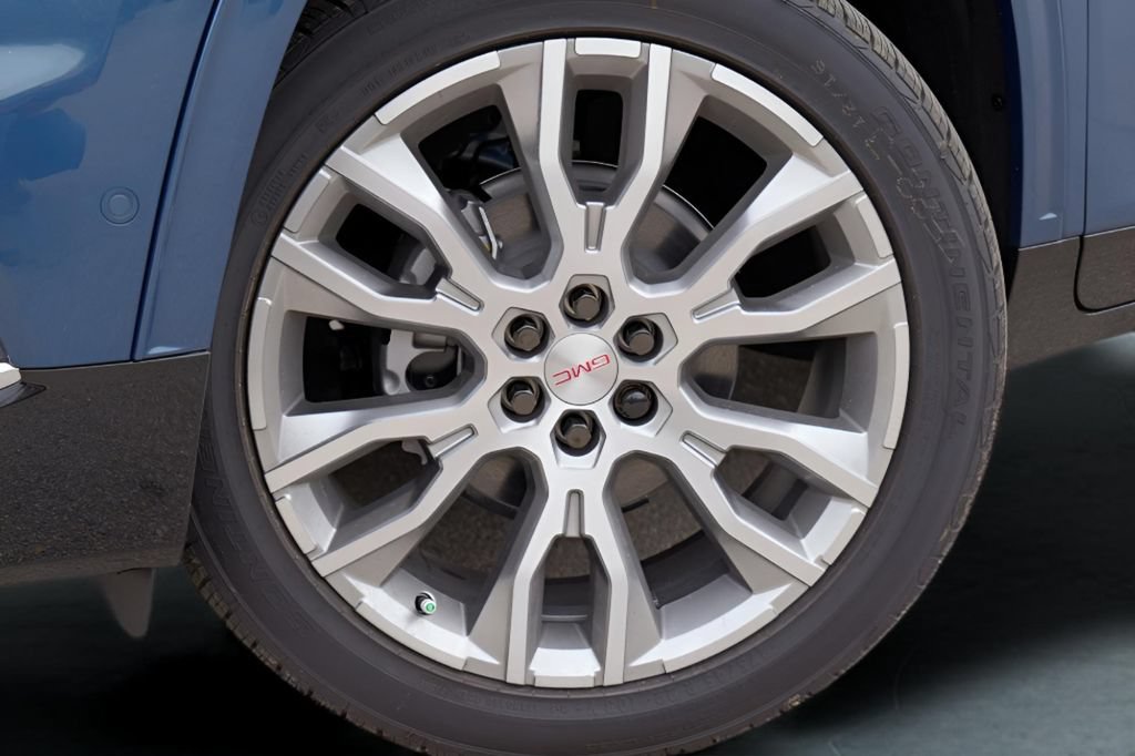 New 2026 GMC Acadia Denali w/ Super Cruise Package FWD image 2