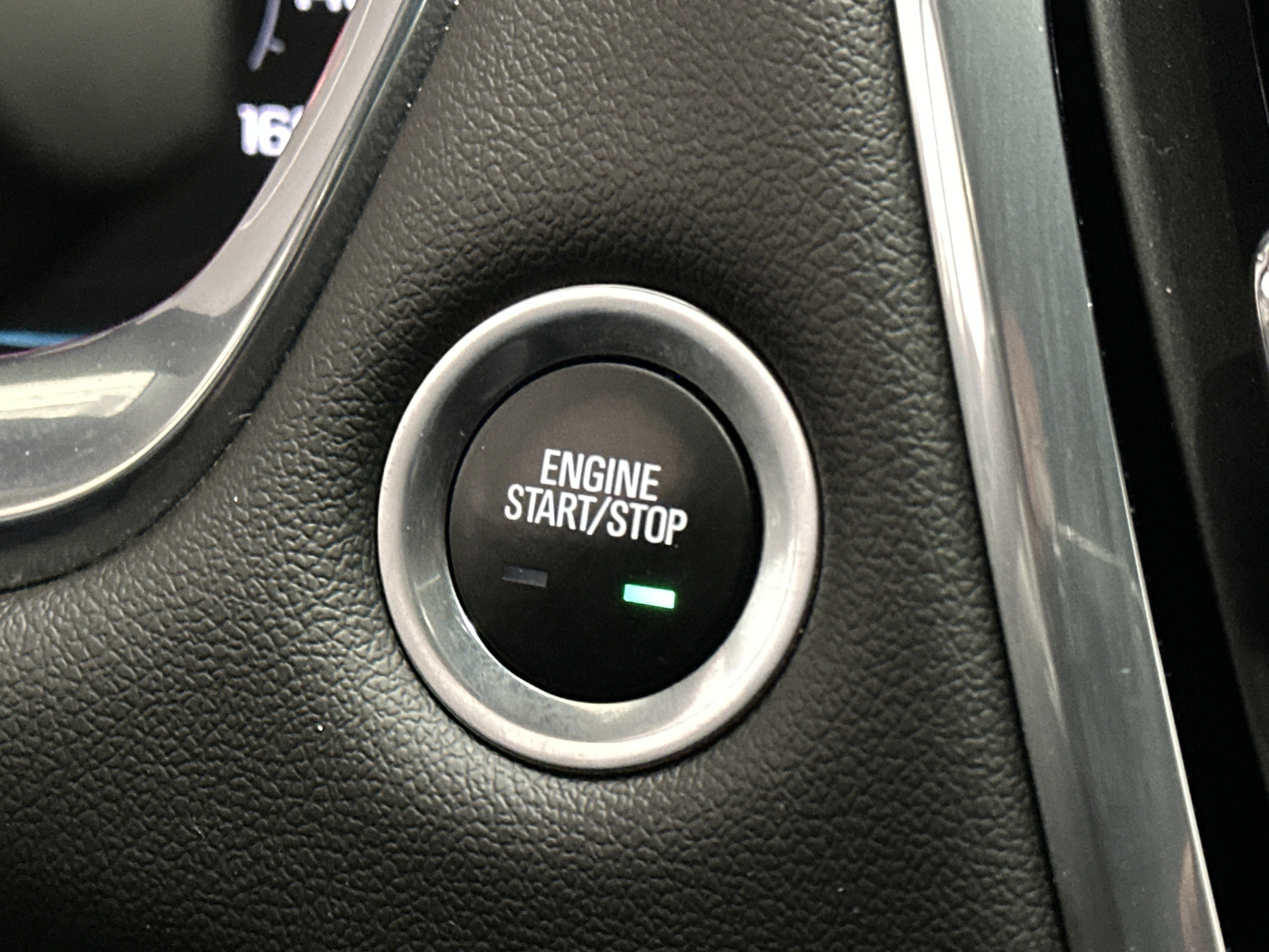 Used 2022 Chevrolet Traverse LT image 33