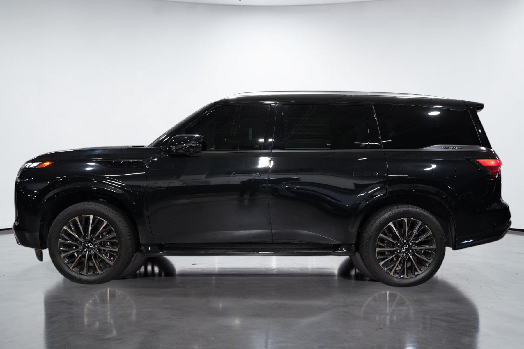 Used 2025 INFINITI QX80 Autograph AWD/4WD image 15