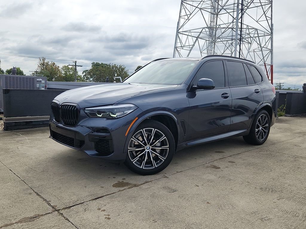 Used 2022 BMW X5 xDrive40i w/ M Sport Package image 1