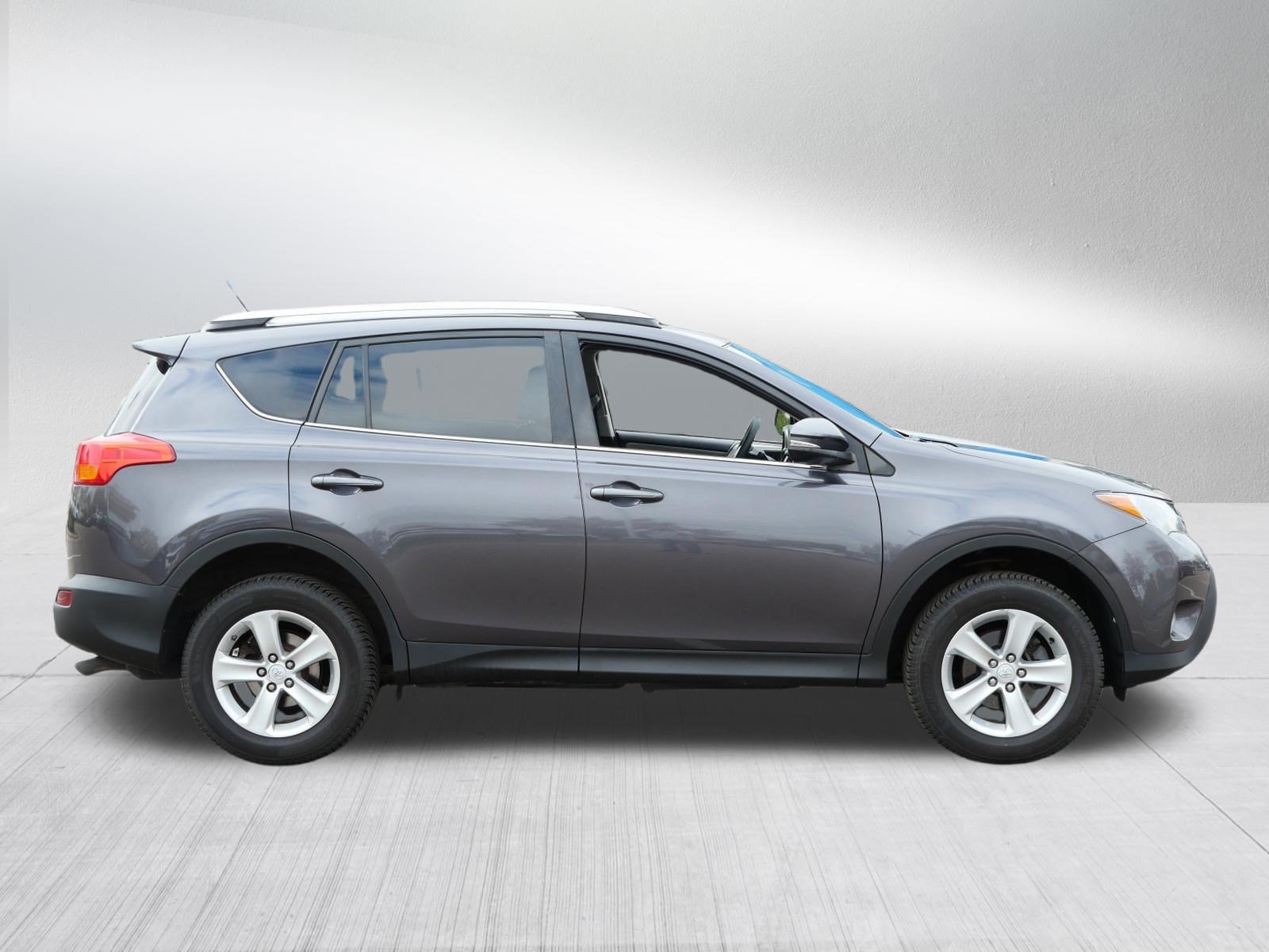 Used 2014 Toyota RAV4 XLE FWD image 8