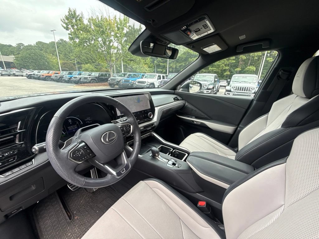 Used 2024 Lexus TX 500h AWD w/ Technology Package image 10