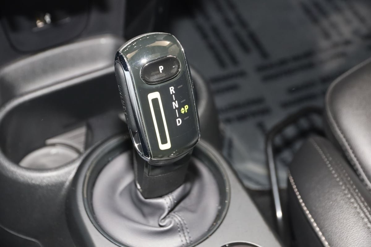 Used 2024 MINI Cooper SE FWD image 7