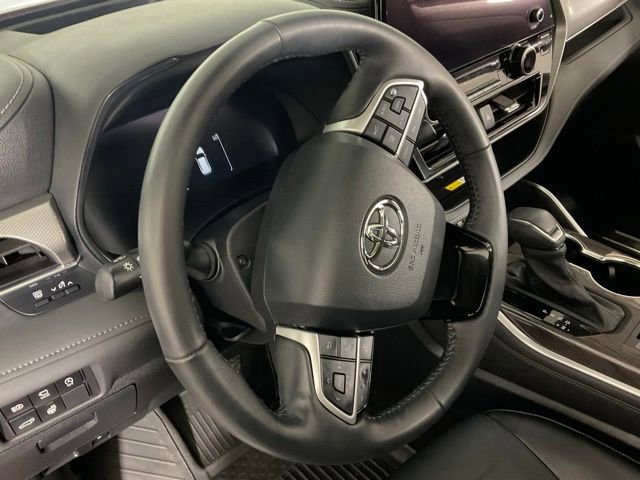 Used 2024 Toyota Highlander Platinum AWD/4WD image 23