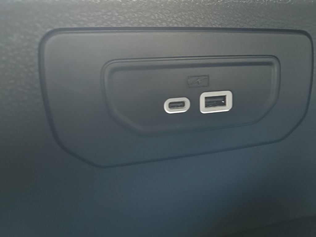 Used 2023 Jeep Grand Cherokee L Limited w/ Black Appearance Package image 42