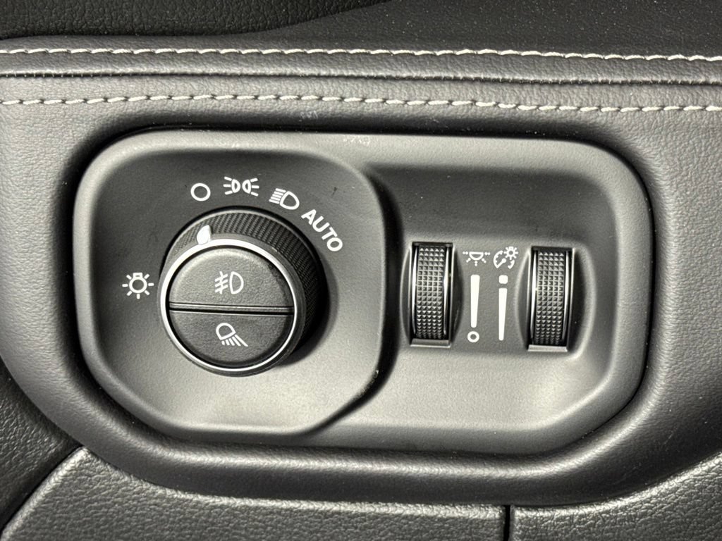 New 2027 RAM 3500 Limited AWD/4WD image 14