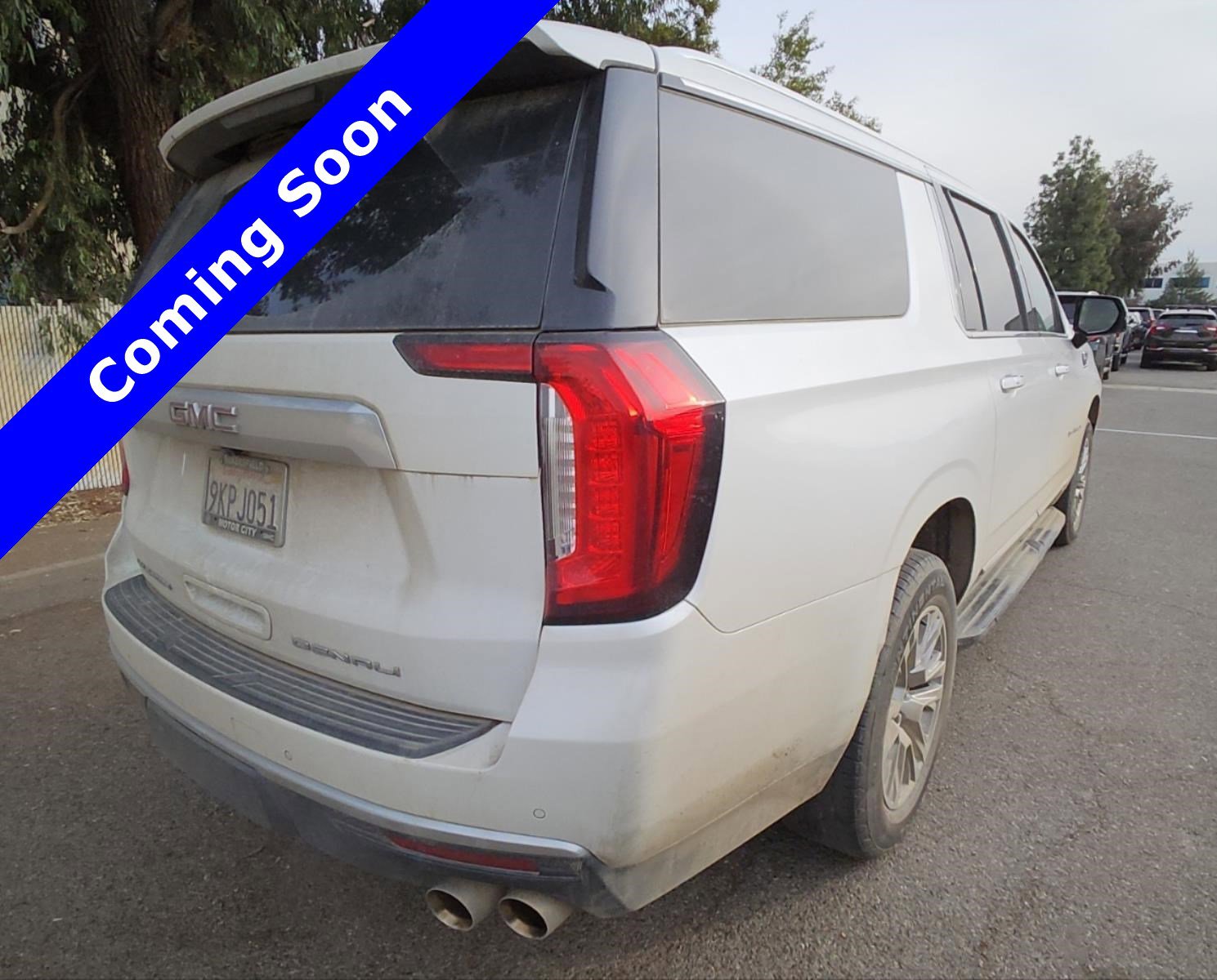 Used 2023 GMC Yukon XL Denali image 5