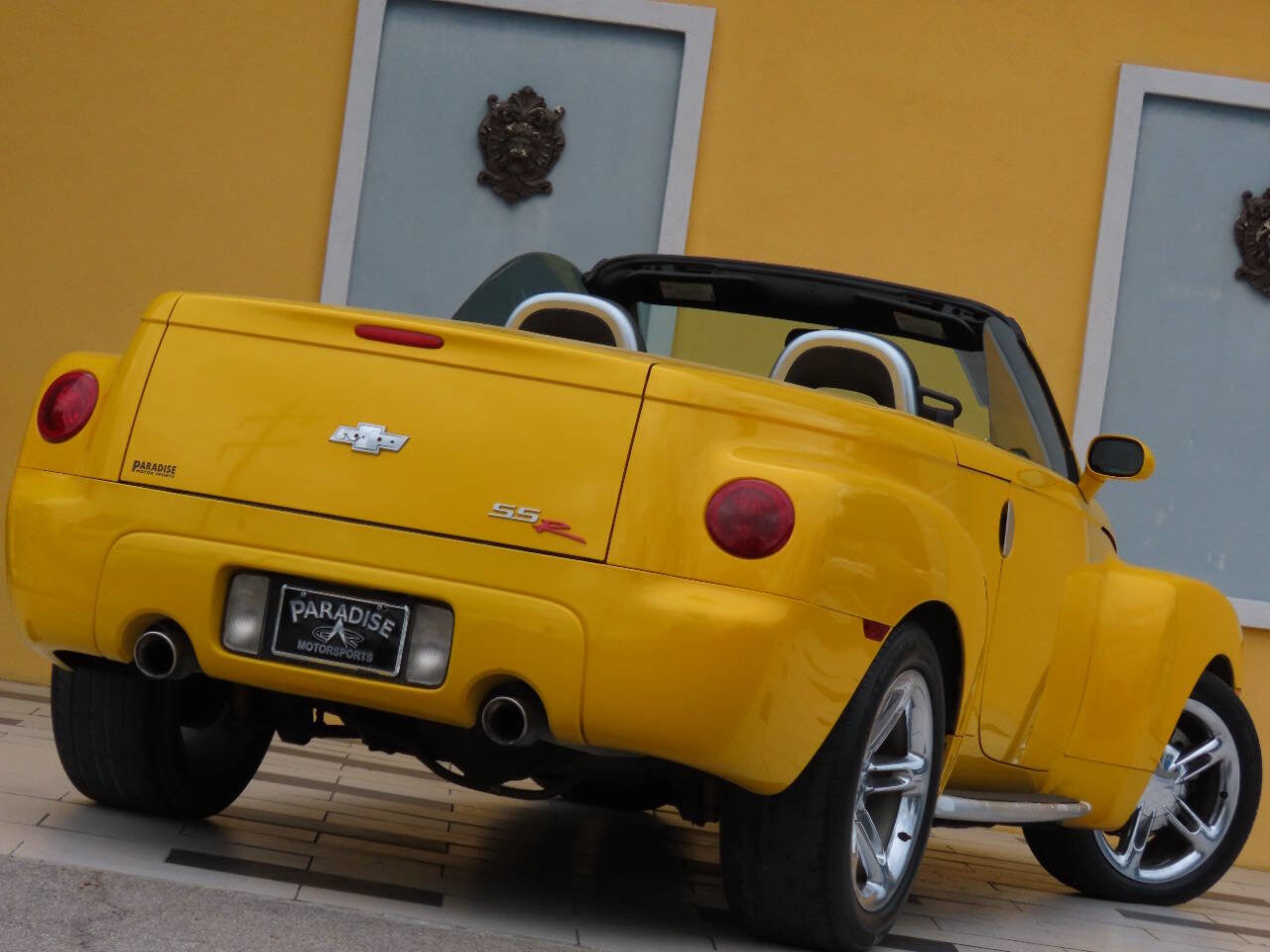 Used 2004 Chevrolet SSR w/ Preferred Equipment Group