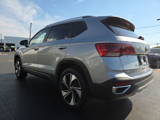 Used 2023 Volkswagen Taos SE AWD/4WD image 5