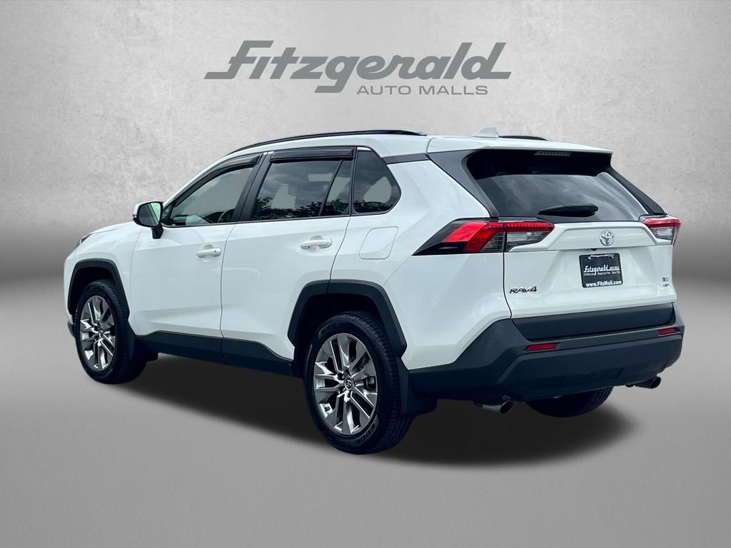 Used 2019 Toyota RAV4 XLE Premium w/ Cold Weather Package AWD/4WD image 10