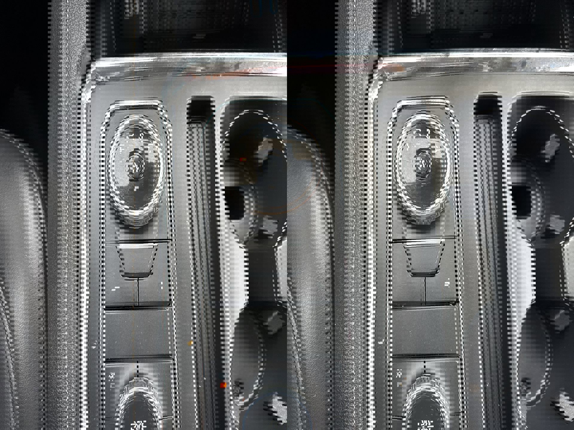 Used 2024 Ford Expedition Max XLT image 20