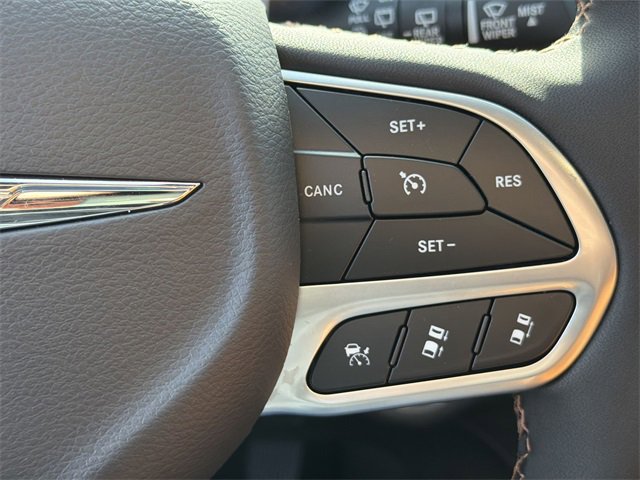 New 2026 Chrysler Pacifica Pinnacle image 25