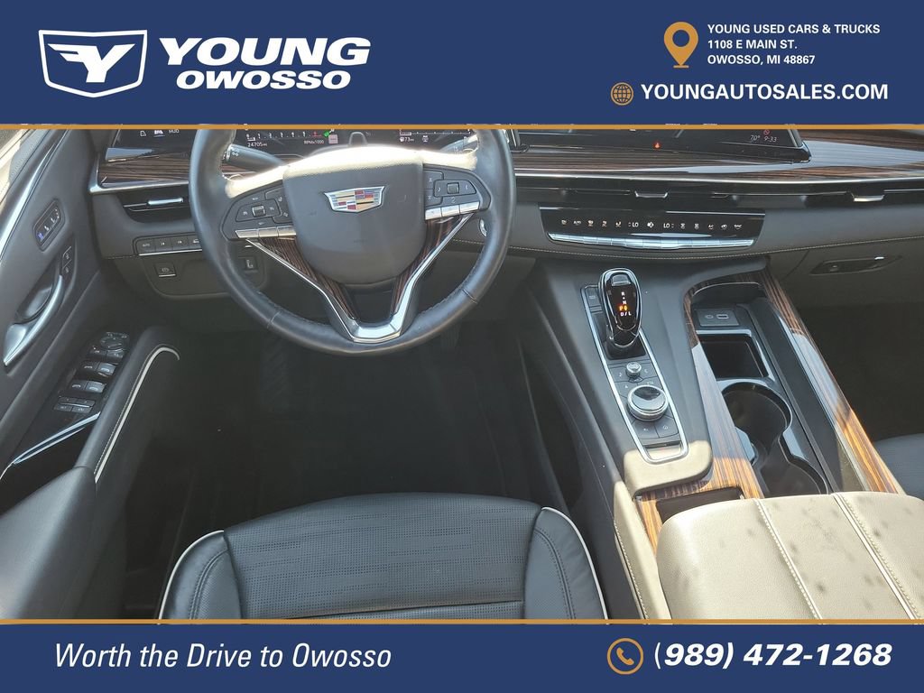 Used 2023 Cadillac Escalade Premium Luxury AWD/4WD image 30