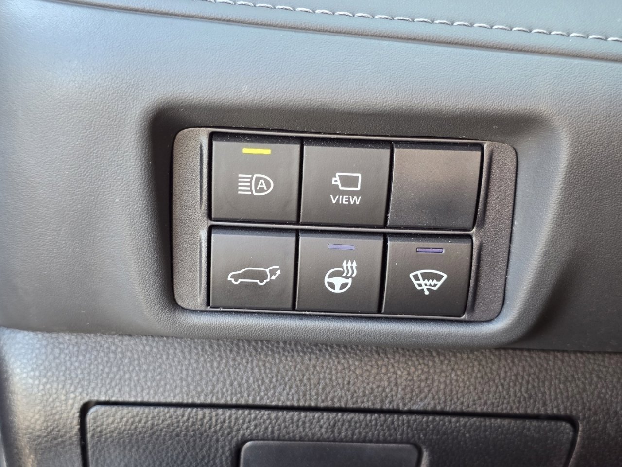 Used 2021 Toyota Highlander Platinum image 11