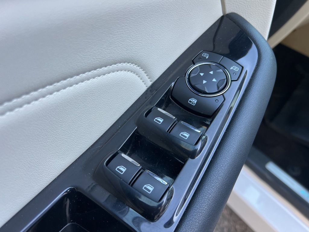 Used 2019 Ford Edge Titanium w/ Equipment Group 301A image 12