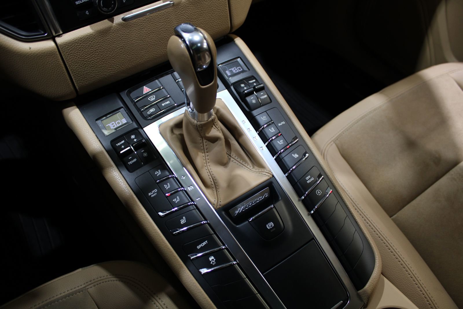 Used 2015 Porsche Macan S image 29