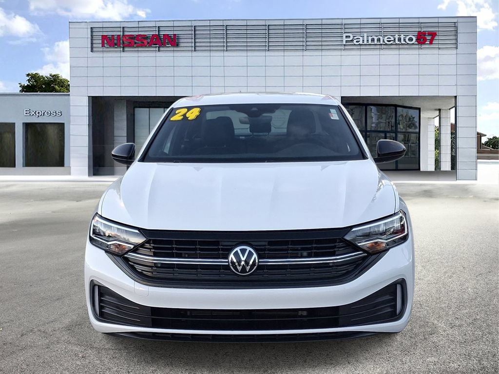 Used 2024 Volkswagen Jetta Sport FWD image 2