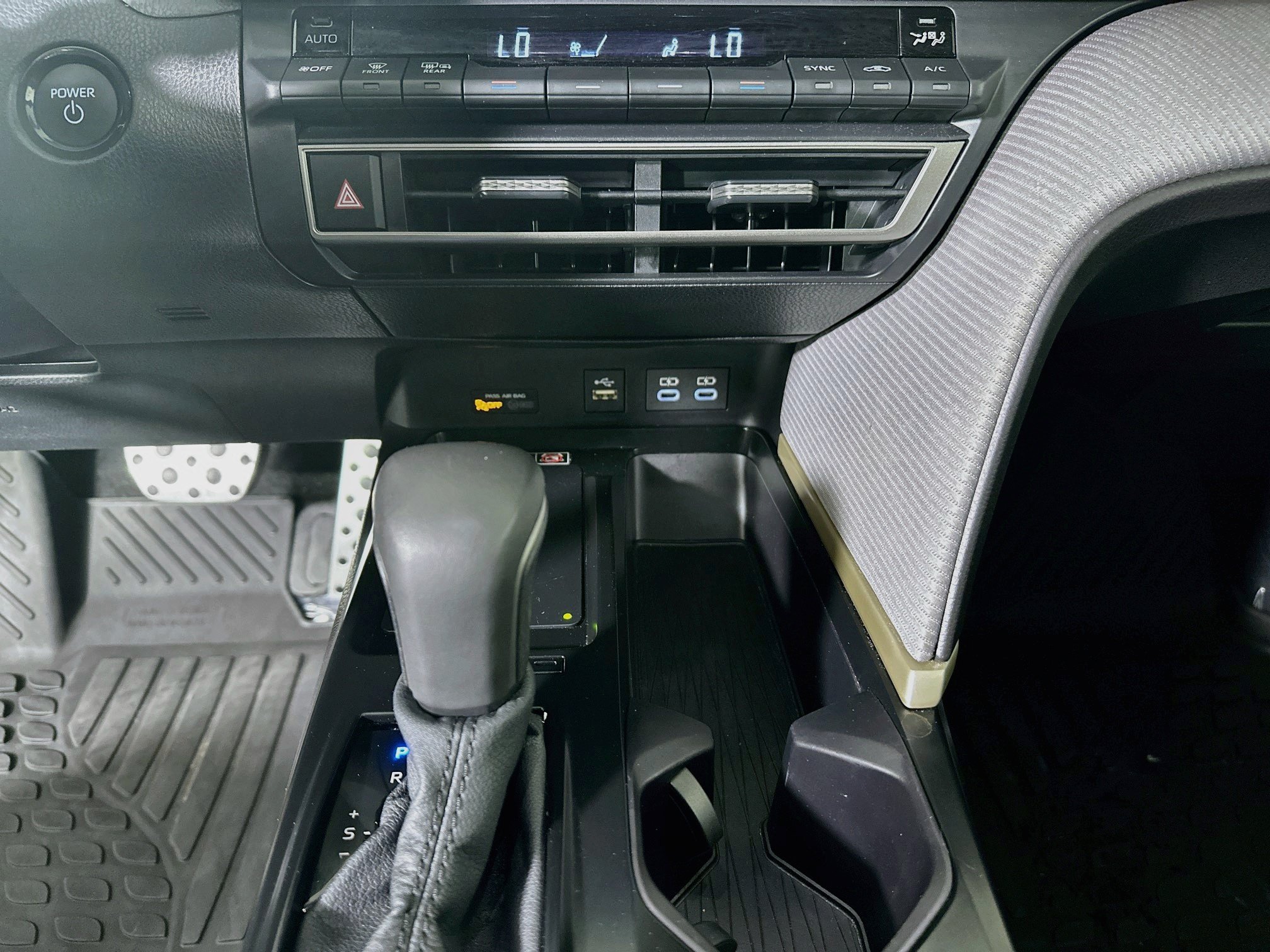 Used 2026 Toyota Camry SE FWD image 23