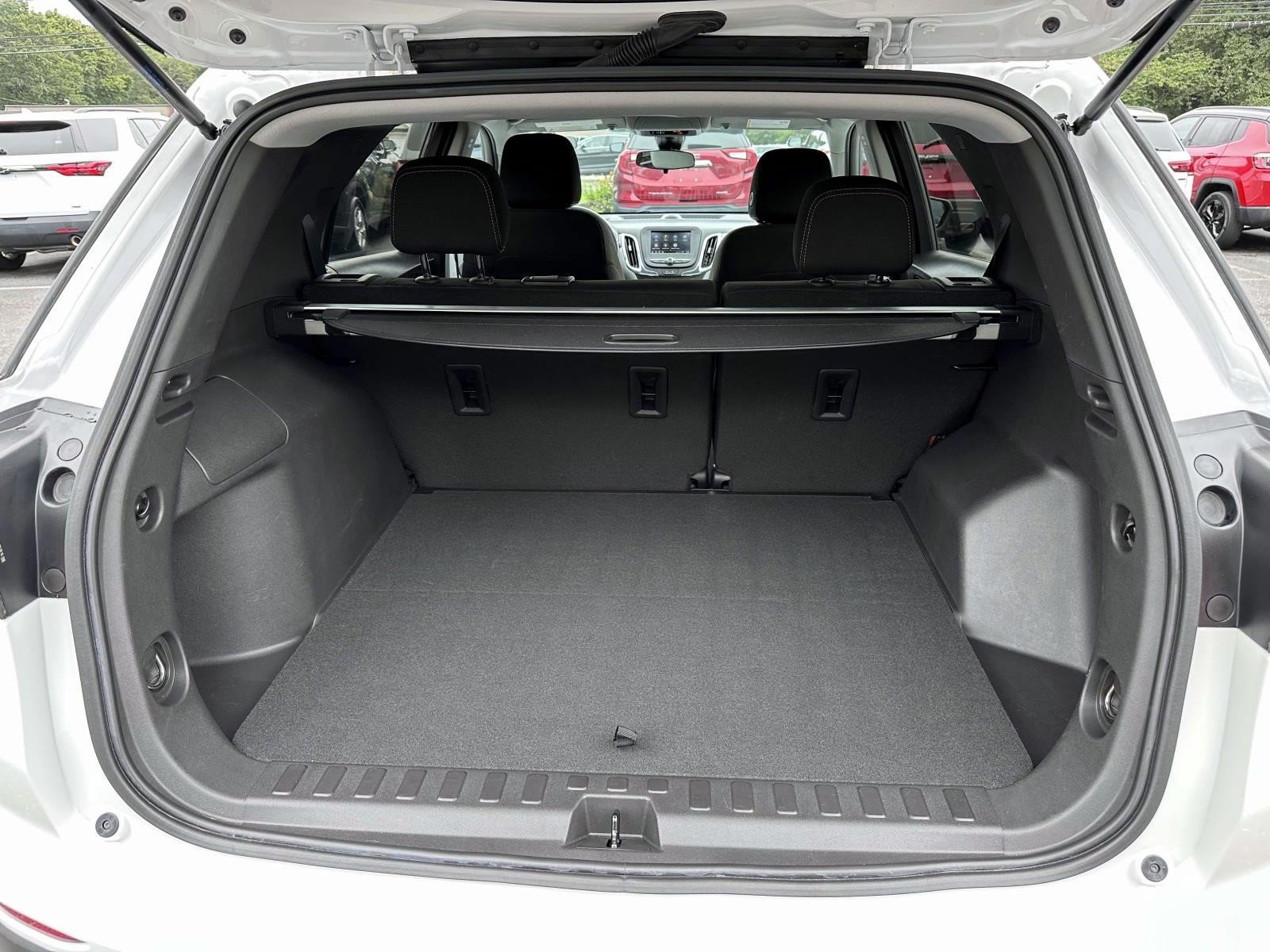 Used 2023 Chevrolet Equinox LS w/ LS Convenience Package AWD/4WD image 7