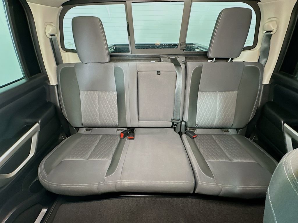 Used 2021 Nissan Titan SV w/ SV Convenience Package AWD/4WD image 13