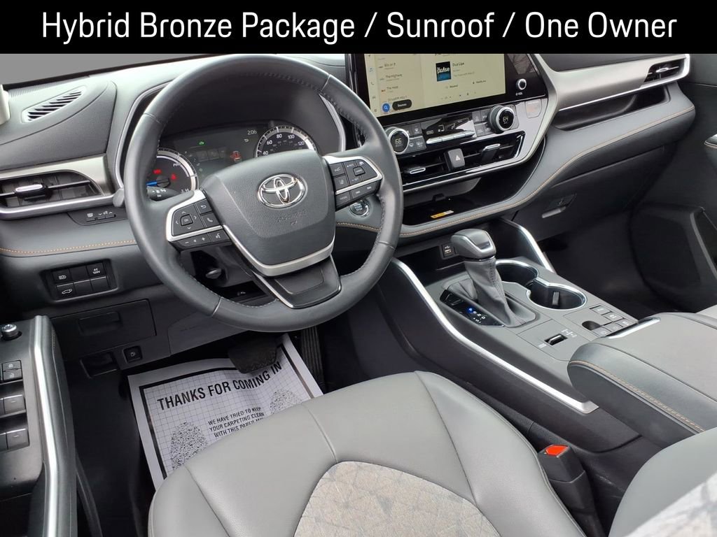 Used 2023 Toyota Highlander Bronze Edition image 6