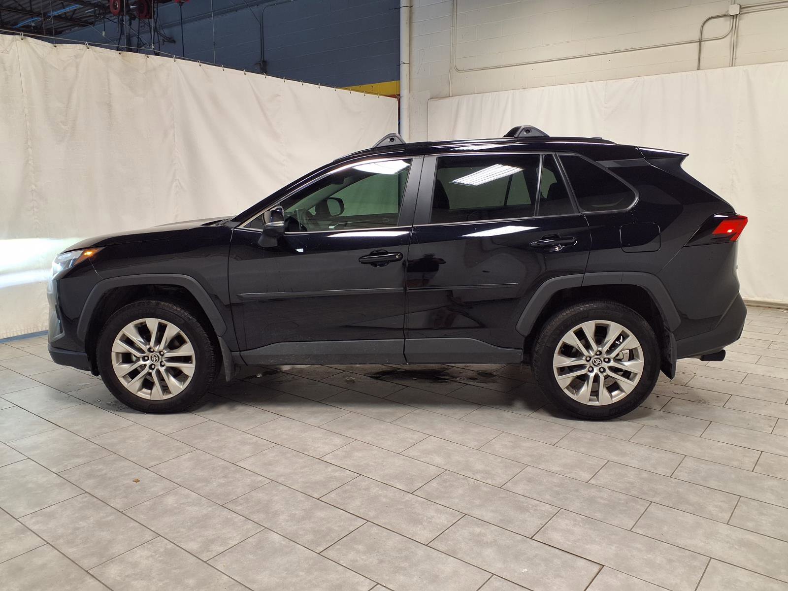 Used 2025 Toyota RAV4 XLE Premium FWD image 6