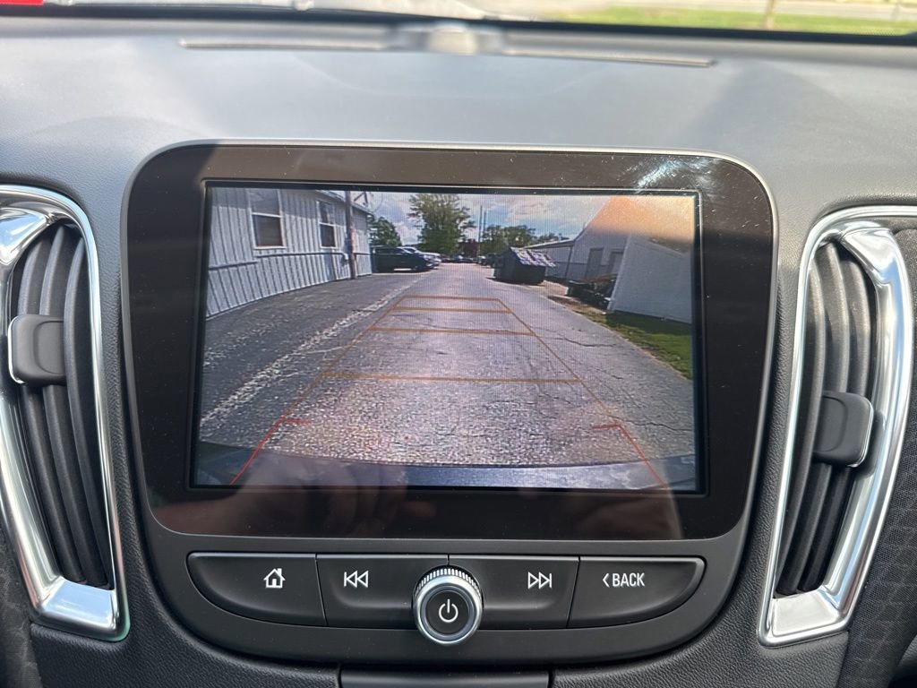 Used 2018 Chevrolet Malibu LT FWD image 34